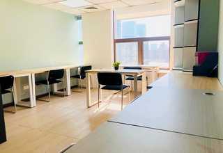 中国澳门石油化工吊车设备租赁